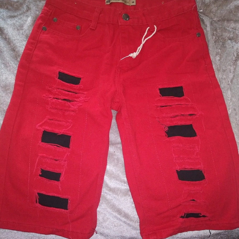 Sacred Crown boys Size 14 Shorts